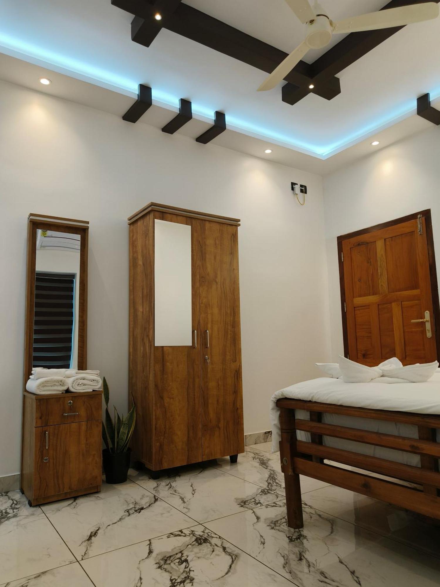 Wavealokam Beach Retreat Varkala Esterno foto
