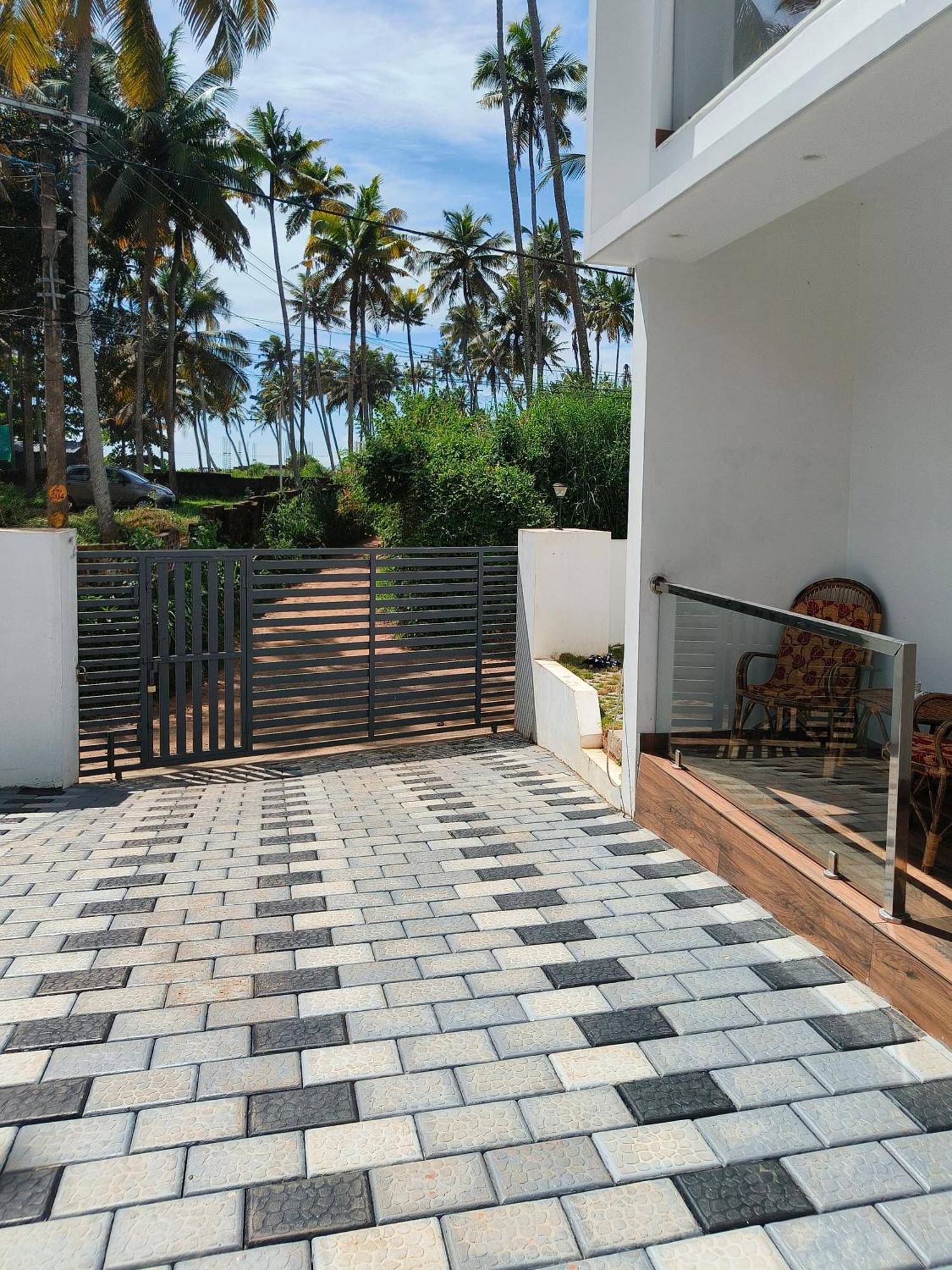 Wavealokam Beach Retreat Varkala Esterno foto